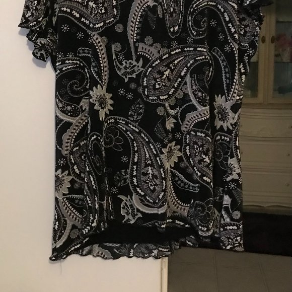 Notations Woman jacket/blouse, 3X, black and gray with attached black tank. - Picture 3 of 12